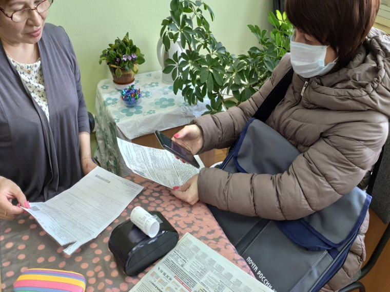 Каждый десятый платеж удмуртские почтальоны принимают на дому. Каждый десятый платеж удмуртские почтальоны принимают на дому.